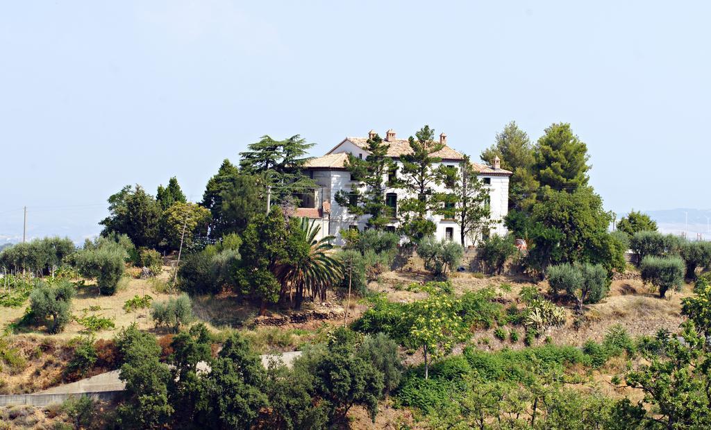 Agriturismo Miracco Atanasio Franco "Il Maniero" Santa Sofia d'Epiro Ngoại thất bức ảnh